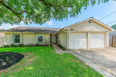 11334 Sagehill Dr, Houston, TX 77089
