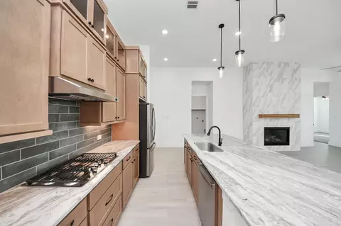 9514 Chateau Hl, Iowa Colony, TX 77578