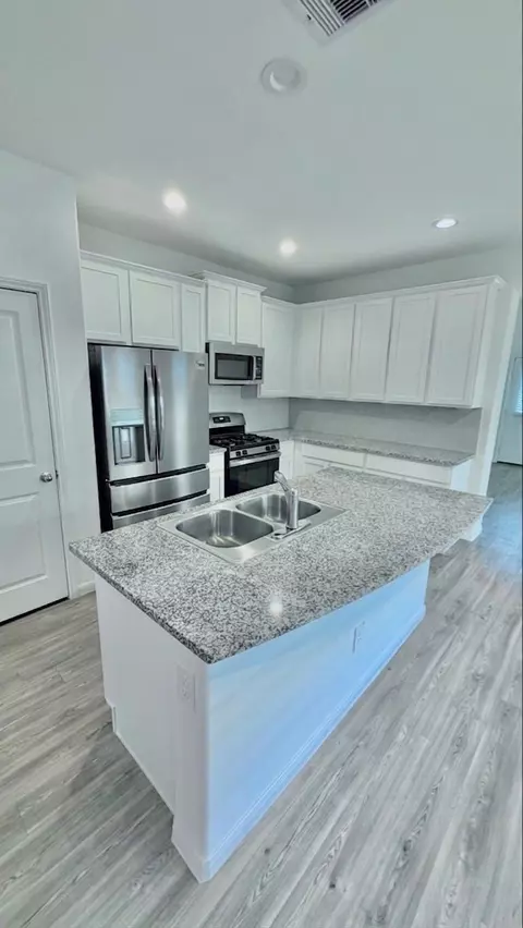 11822 Beachberry Dr, Houston, TX 77034