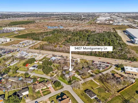 9405 And 9407 Montgomery Ln, La Porte, TX 77571