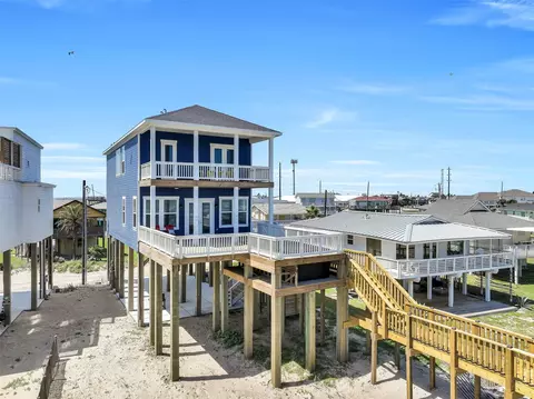 16728 W Beach Rd, Jamaica Beach, TX 77554