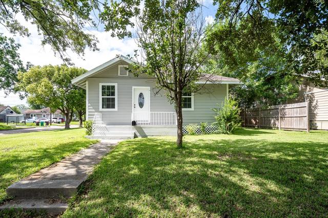 3201 Iowa St, Baytown, TX 77520