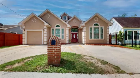 7106 Japonica St, Houston, TX 77087