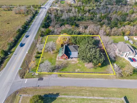 8321 Fm 517 Rd W, Dickinson, TX 77539