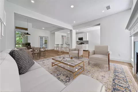 2 Wintergreen Trl, The Woodlands, TX 77382