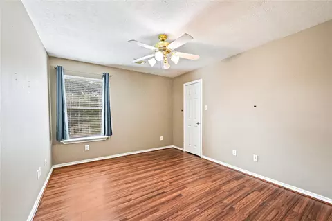 Bedroom - 6410 Sparrows Glen Ln, Spring, TX 77379 photo 3 of 8