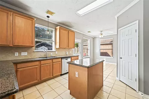Kitchen - 6410 Sparrows Glen Ln, Spring, TX 77379 photo 2 of 4