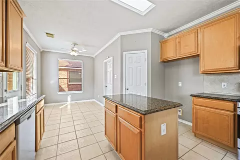 Kitchen - 6410 Sparrows Glen Ln, Spring, TX 77379 photo 4 of 4