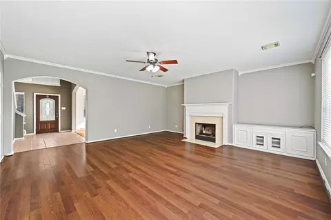 Living - 6410 Sparrows Glen Ln, Spring, TX 77379 photo 3 of 6