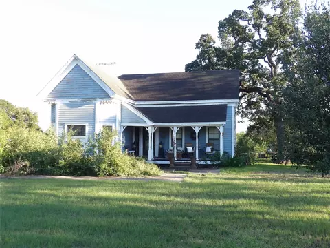 Exterior - 6576 Carrell St, Shiro, TX 77876 photo 3 of 3