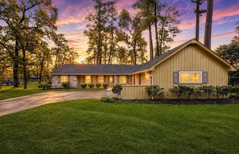 714 Golden Bear Ln, Kingwood, TX 77339