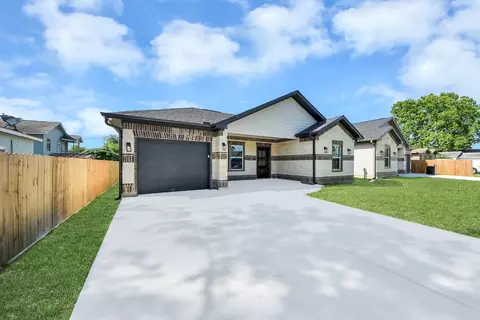 608 Miriam St, Baytown, TX 77520