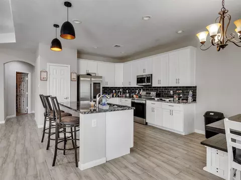 Kitchen - 18182 William Ln, Conroe, TX 77302 photo 4 of 4