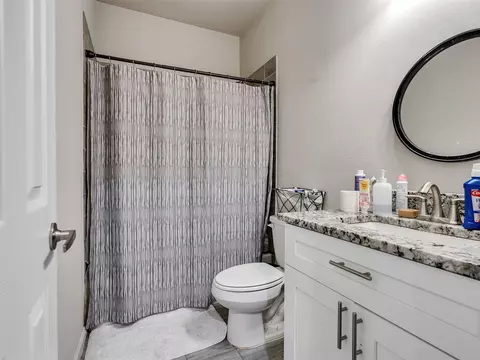 Bath - 18182 William Ln, Conroe, TX 77302 photo 2 of 2