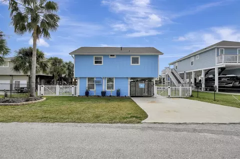 22205 Frio Dr, Galveston, TX 77554