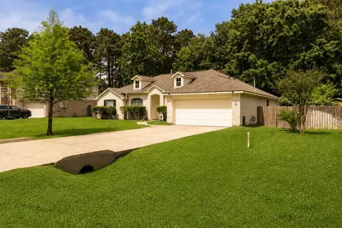 1102 Wiley Dr, Magnolia, TX 77354