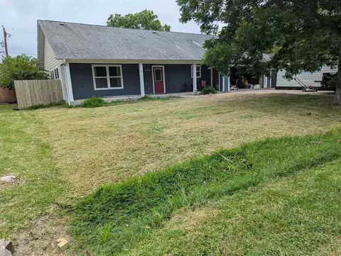 6421 S Ridgecrest Dr, Hitchcock, TX 77563