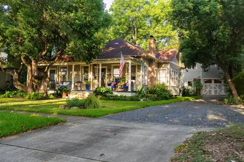 1841 Cortlandt St, Houston, TX 77008
