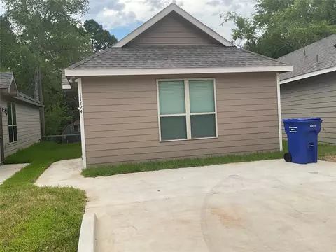 11724 White Cedar St, Willis, TX 77318