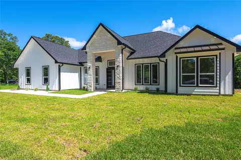 374 County Road 6490, Dayton, TX 77535