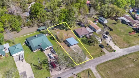 662 Tallow St, Onalaska, TX 77360