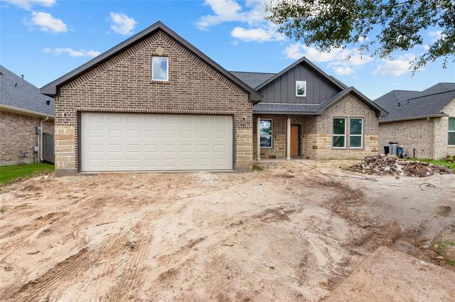 9122 Kostelnik St, Needville, TX 77461