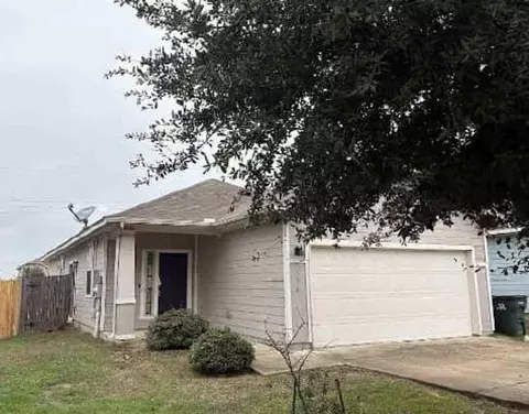 374 Triumph Rd, Buda, TX 78610