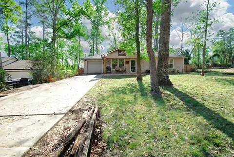 10820 Royal Magnolia Dr, Conroe, TX 77303