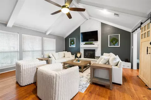 6702 Seinfeld Ct, Houston, TX 77069