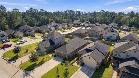 View/Area - 1207 Blue Hazel Ct, Pinehurst, TX 77362 photo 3 of 10