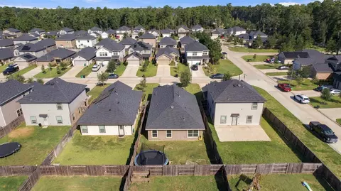 View/Area - 1207 Blue Hazel Ct, Pinehurst, TX 77362 photo 4 of 10
