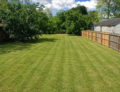 821 Barkley St, Houston, TX 77022