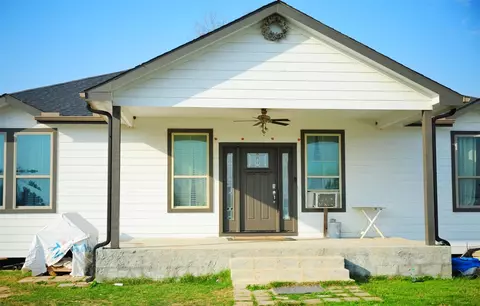 46 Road 5240, Cleveland, TX 77327