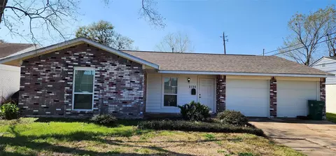 2120 Chestnut Ln, Pasadena, TX 77502