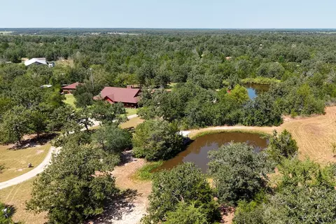300 Moss Oak Dr, Somerville, TX 77879