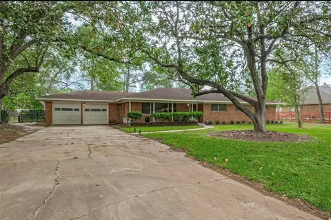 9825 Radio Rd, Houston, TX 77075