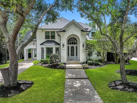1210 Arbre Ln, Friendswood, TX 77546
