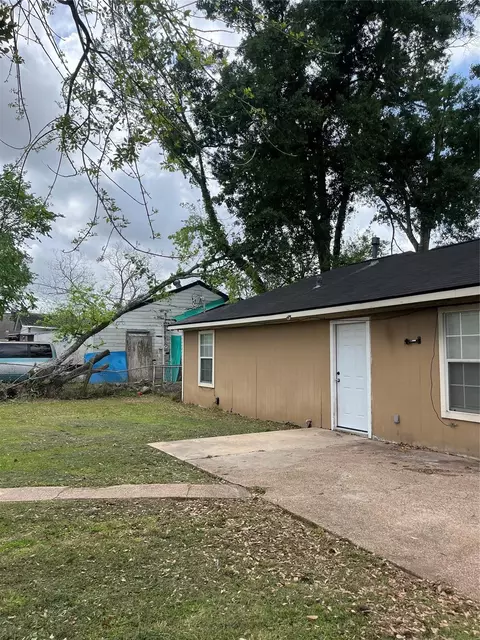 Other - 828 N Chenango St, Angleton, TX 77515 photo 6 of 7