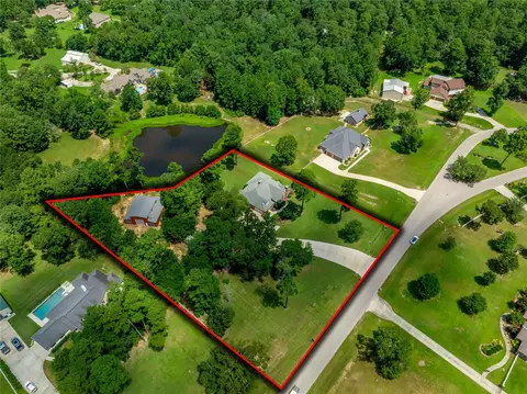 15444 Crown Oaks Dr, Montgomery, TX 77316