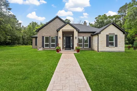 3004 Tyler St, Dayton, TX 77535