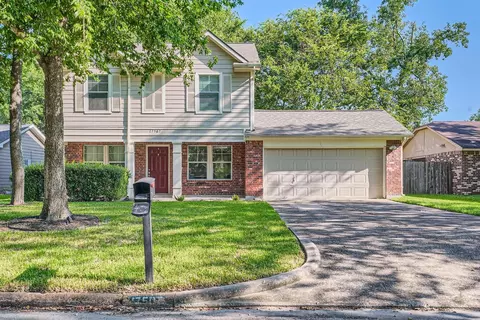 17507 S Compass Rose Cir, Crosby, TX 77532