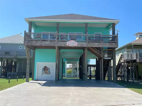 1001 S Stingaree Dr, Crystal Beach, TX 77650