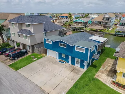 80 Tarpon St, Bayou Vista, TX 77563