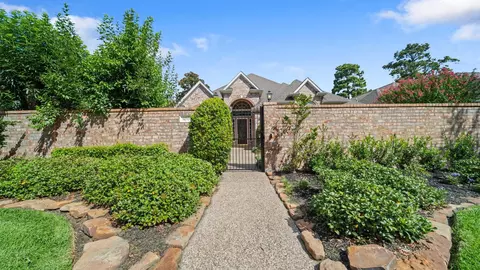 5030 Huntwick Parc Ct, Houston, TX 77069