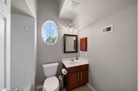Bath - 2302 Legends Shore Dr, Spring, TX 77386 photo 4 of 6