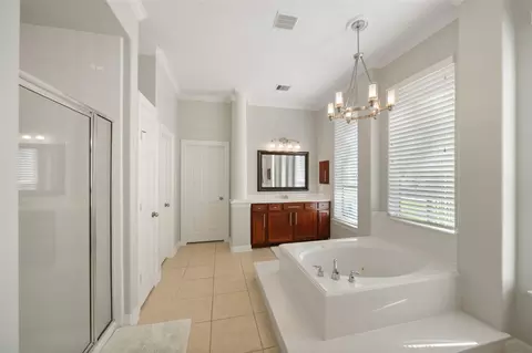 Bath - 2302 Legends Shore Dr, Spring, TX 77386 photo 2 of 6