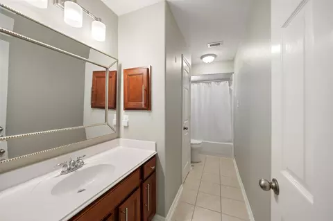 Bath - 2302 Legends Shore Dr, Spring, TX 77386 photo 5 of 6