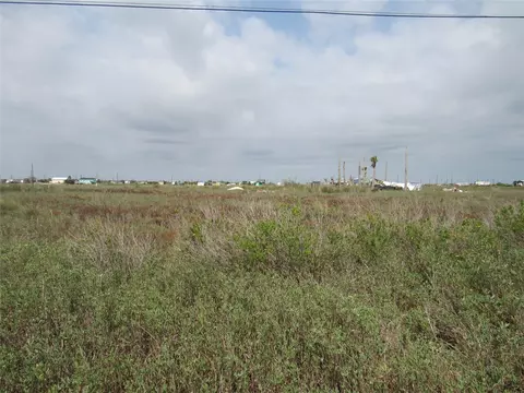 291 Nautilus St, Sargent, TX 77414