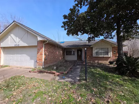 606 Old Colony Dr, Richmond, TX 77406