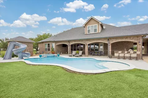 527 Lily Ln, Rosharon, TX 77583